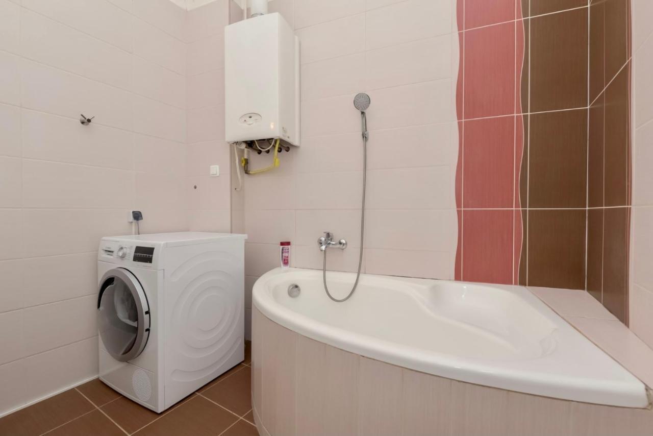 Corvina Apartment Budapest With Free Private Parking מראה חיצוני תמונה