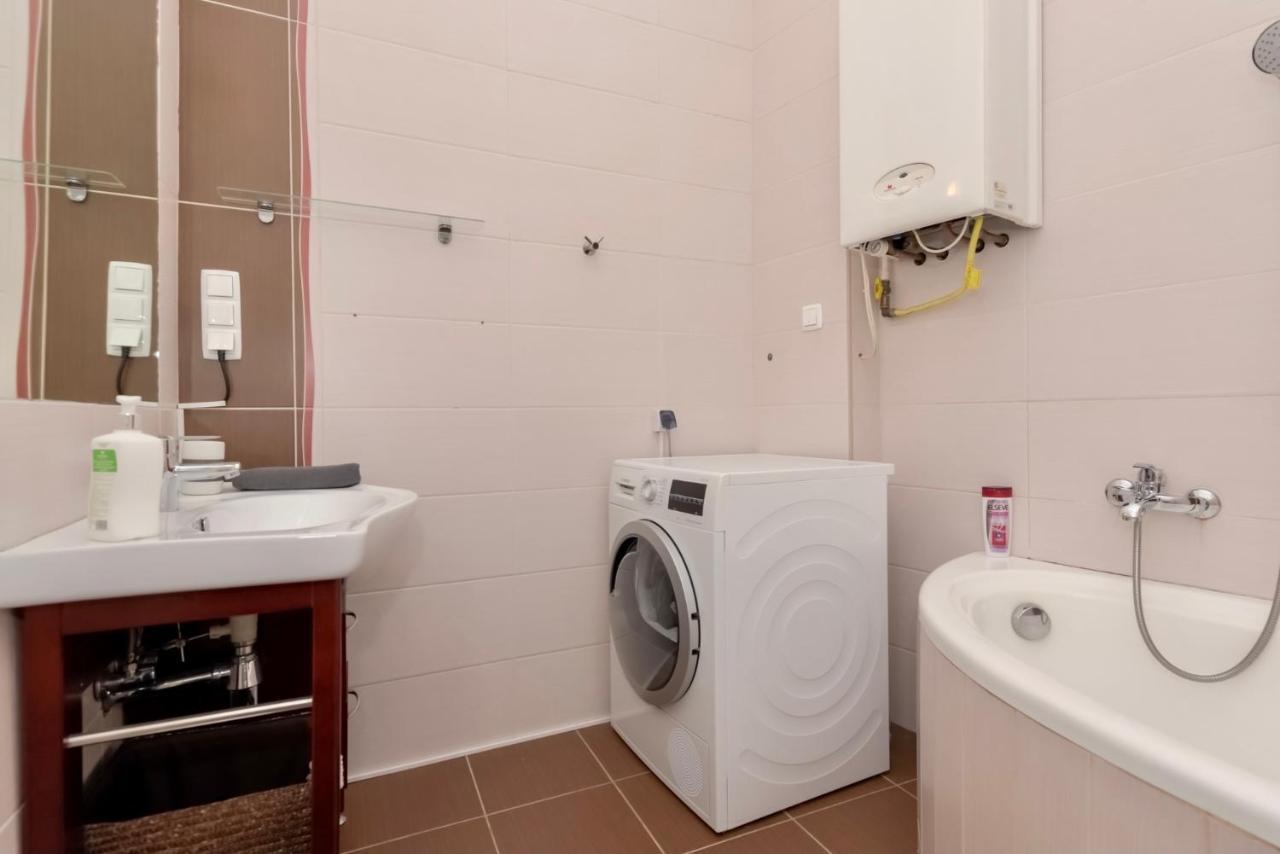 Corvina Apartment Budapest With Free Private Parking מראה חיצוני תמונה